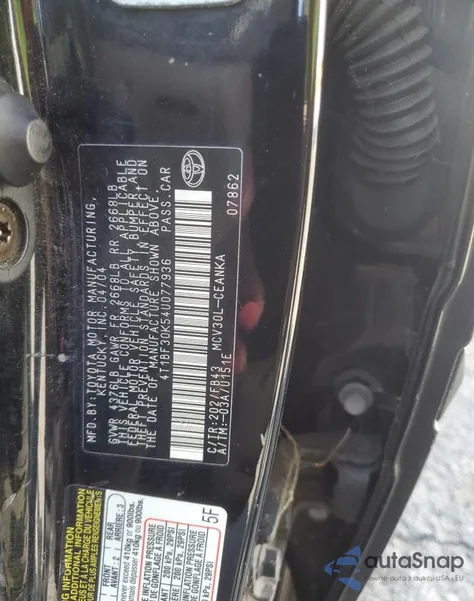 2004 Toyota Camry Le z USA, uszkodzony, nr VIN 4T1BF30K54U077936